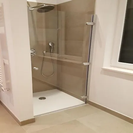 Apartament Beachfront Lemonade With Pool Vii Slatine