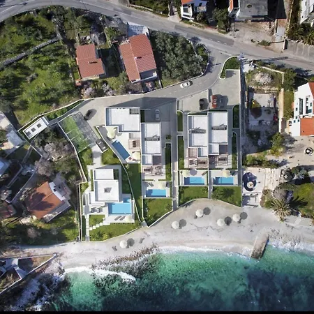 Beachfront Lemonade With Pool Vii